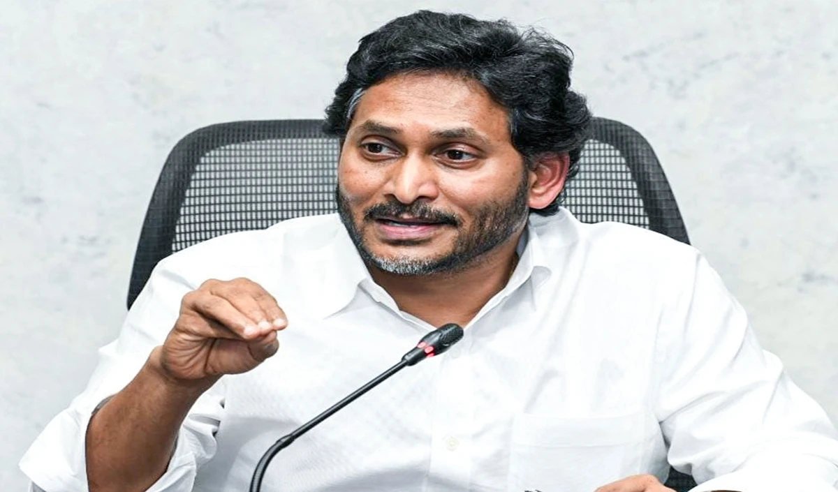 वाईएसआरसीपी का TDP पर हल्ला बोल, कहा- सुविधाएं दो, वरना कर्मचारियों को बदनाम करना बंद करो