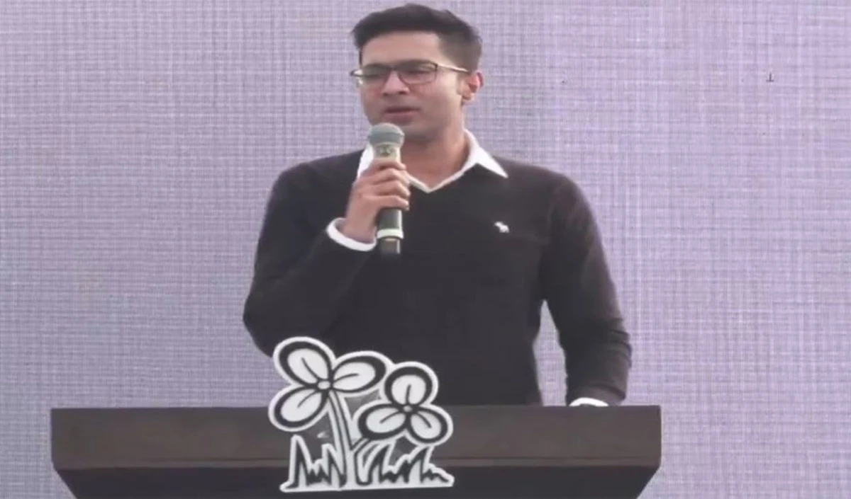 नहीं मिली अनुमति तो CM सोरेन को लगाया फोन, अभिषेक बनर्जी बोले- हेलिकॉप्टर रोक सकते, हौसले नहीं