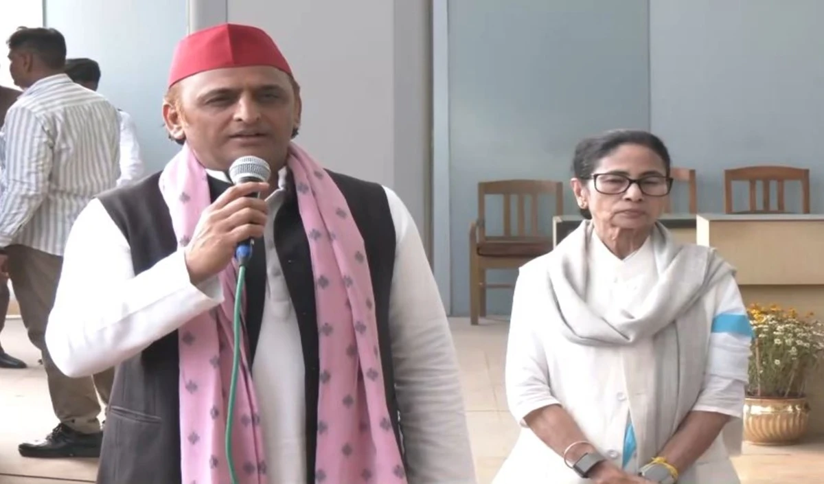Akhilesh Yadav का बड़ा आरोप, बोले- West Bengal में SIR की आड़ में NRC करा रही बीजेपी
