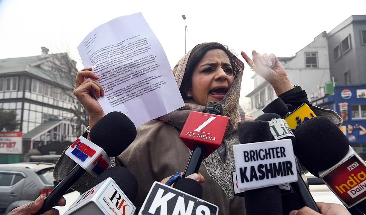 Iltija Mufti ने Palestine Flag लगाने वाले Kashmiri Cricketer का किया समर्थन, बोलीं- यहाँ हिंदुत्व नहीं चलने देंगे