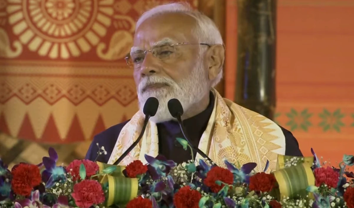 PM Modi in Assam: ‘जहां गोलियों की गूंज थी, आज वहां संगीत’, बोले- राज्य बना रहा नई पहचान