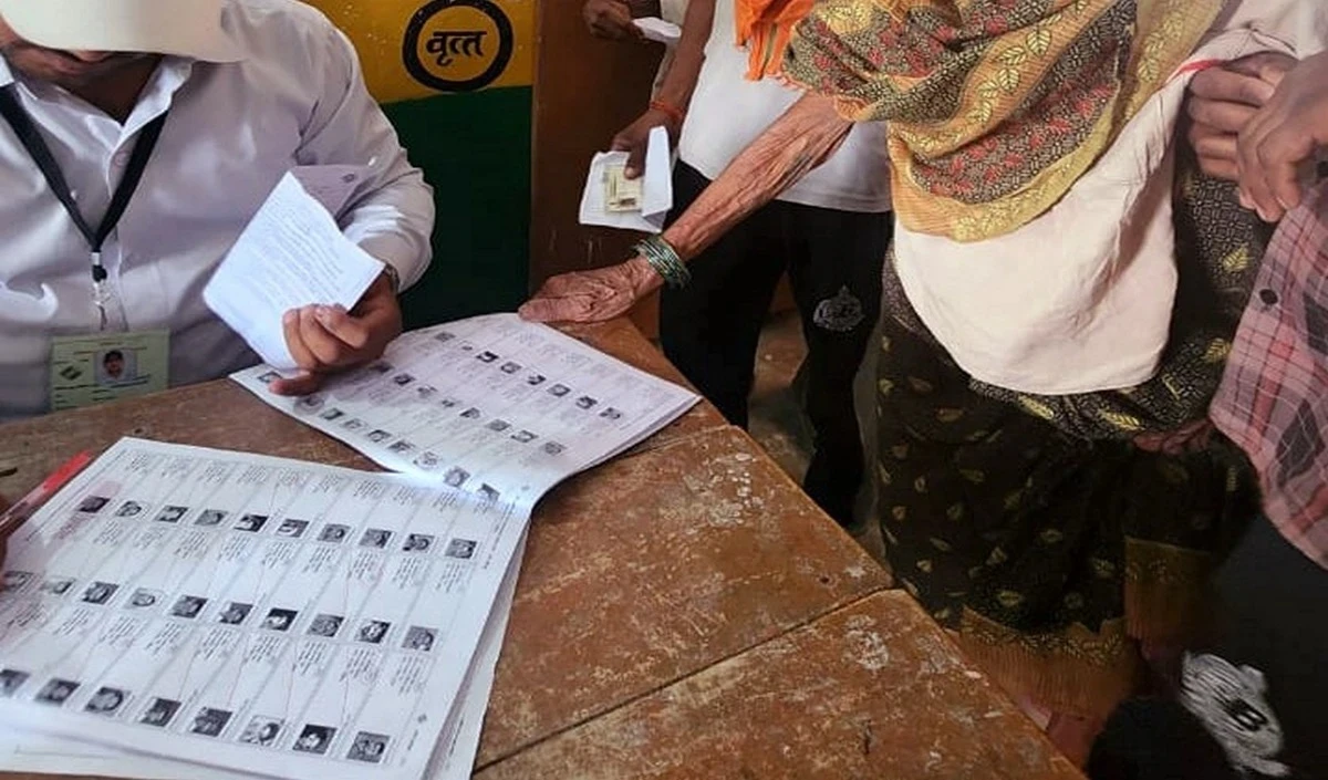 UP SIR Draft Roll Updates: यूपी की ड्राफ्ट Voter List जारी,  2.89 करोड़ वोटर्स कटे, कहीं आप का नाम तो नहीं? ऐसे करें चेक