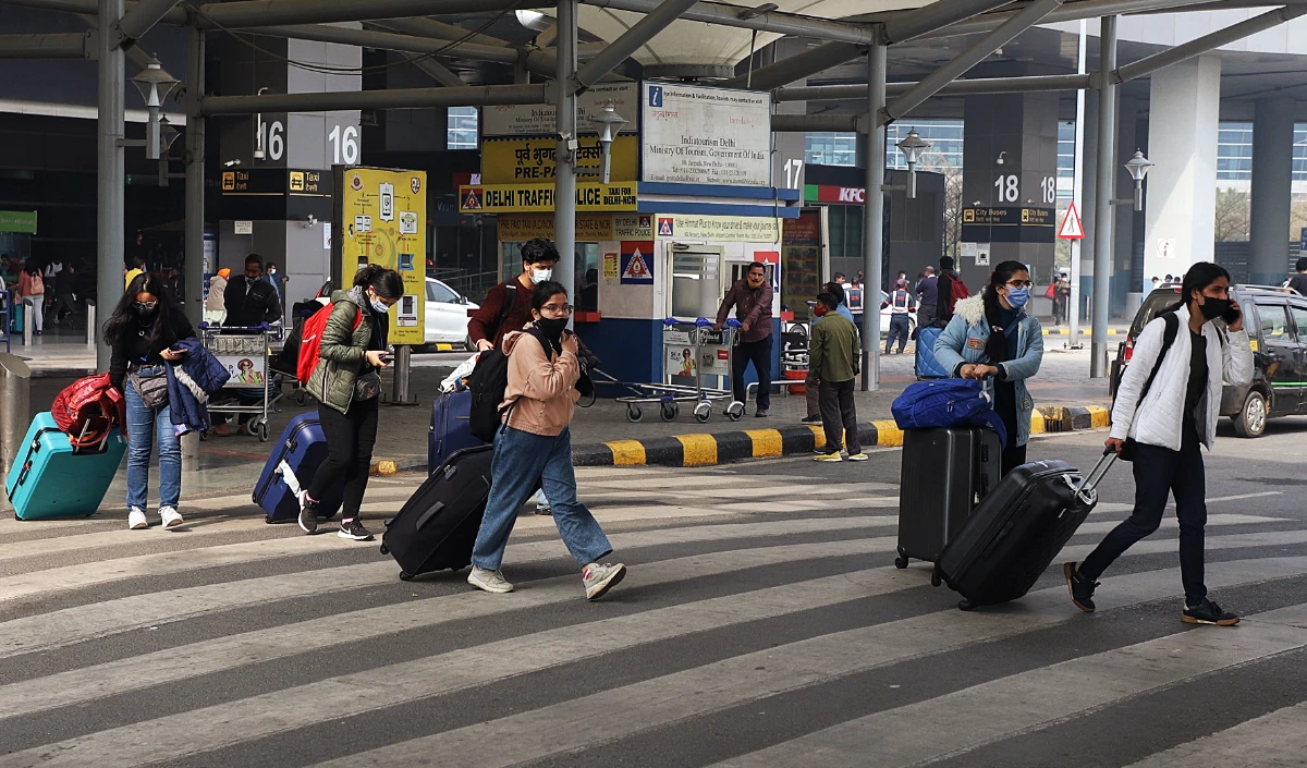 आपको देश से निकाला जा सकता है, अमेरिकी दूतावास ने भारतीय छात्रों को क्यों धमकाया?