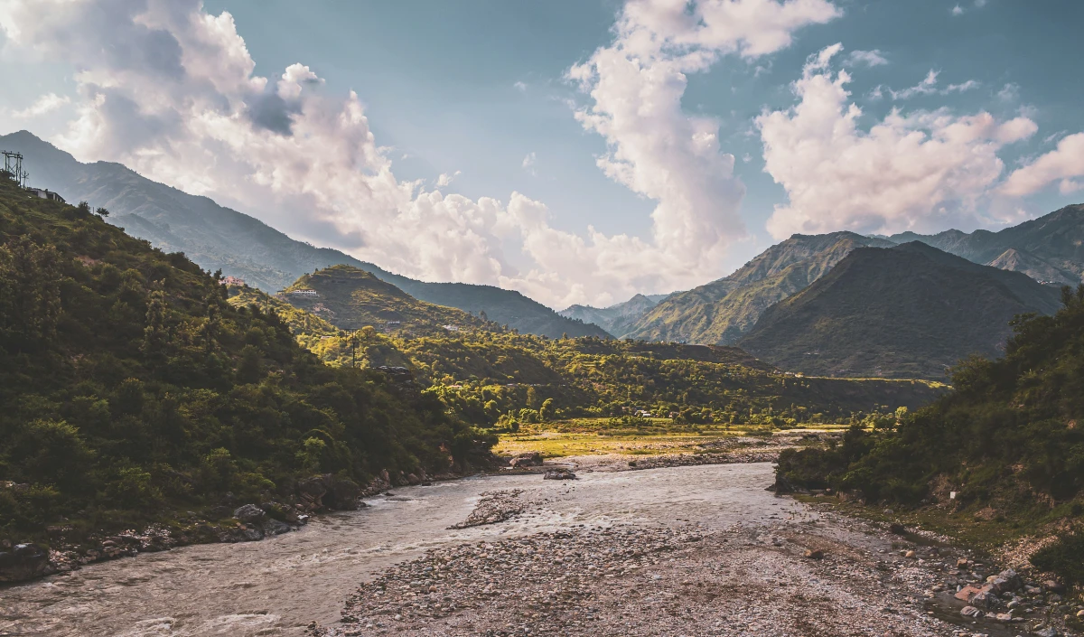 बर्फ से ढकी Yamunotri Valley, हनुमान चट्टी से शुरू करें अपना Winter Adventure Trek