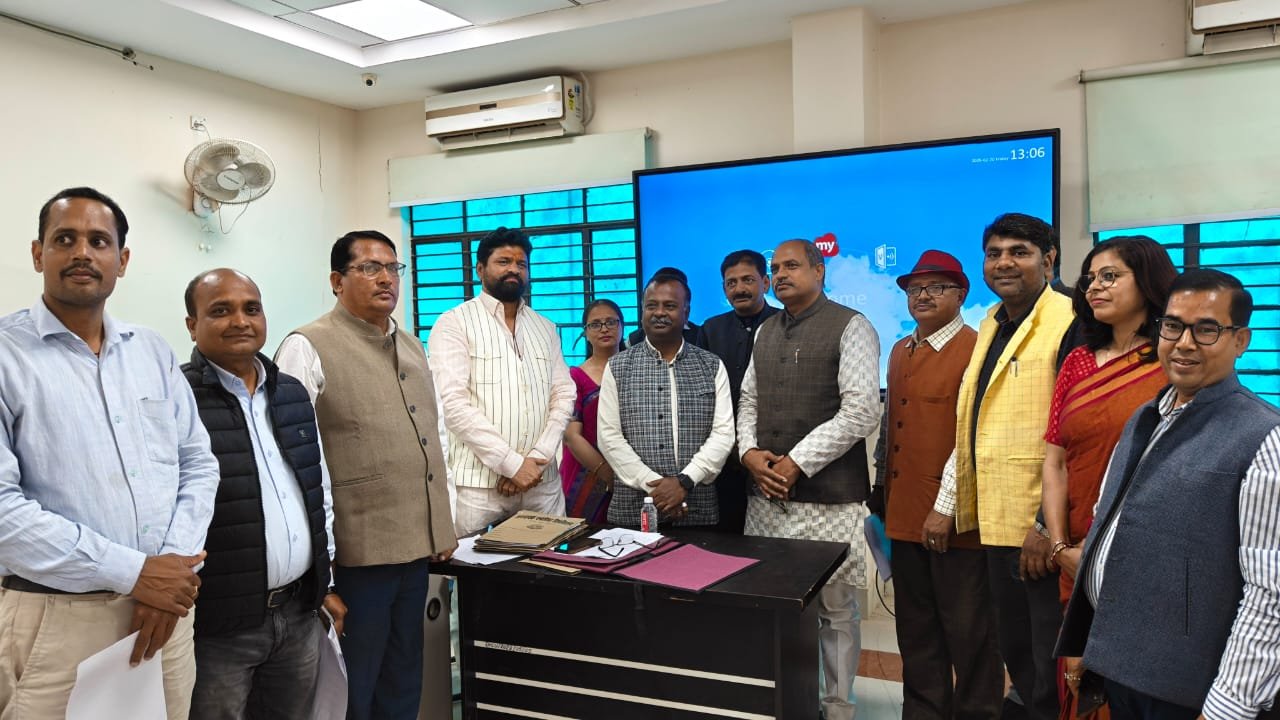 जेएनसीयू में पीएचडी मौखिकी परीक्षा का कुलपति ने किया औचक निरीक्षण