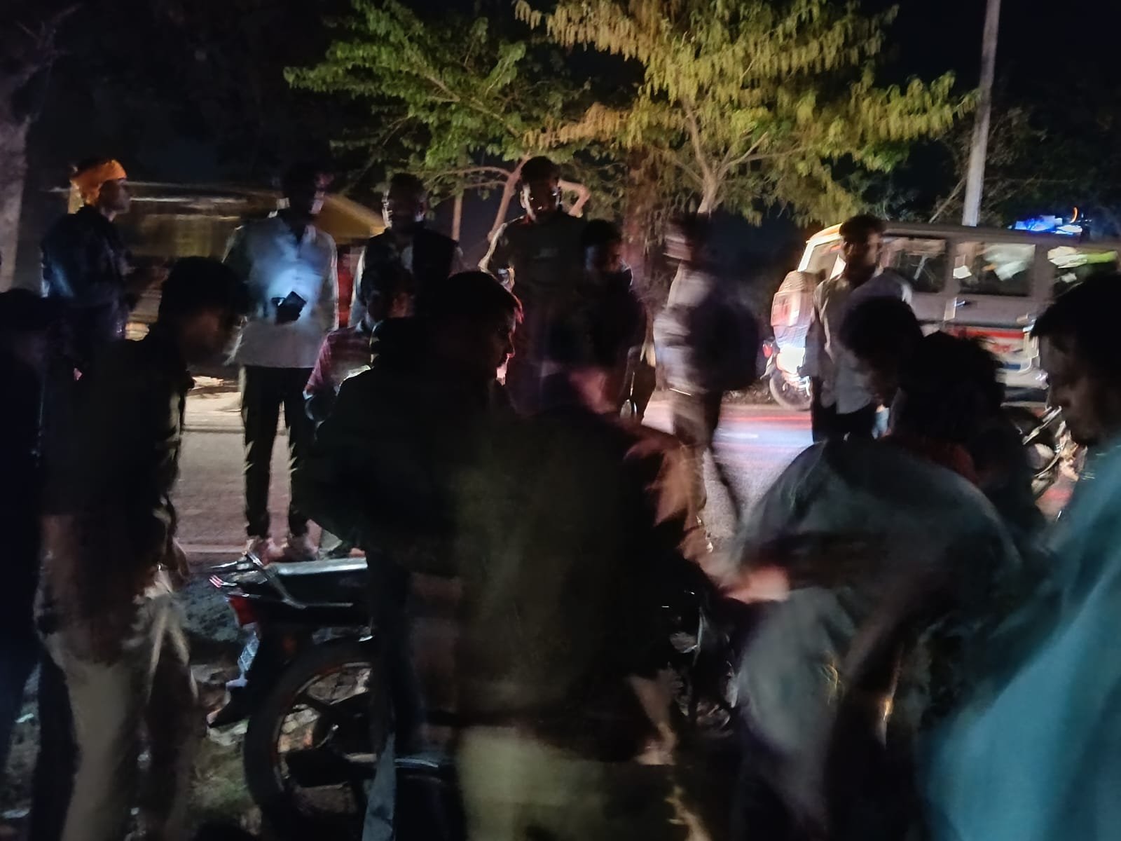 बांसडीह-बलिया मार्ग पर बाइक की टक्कर से एक व्यक्ति की मौत