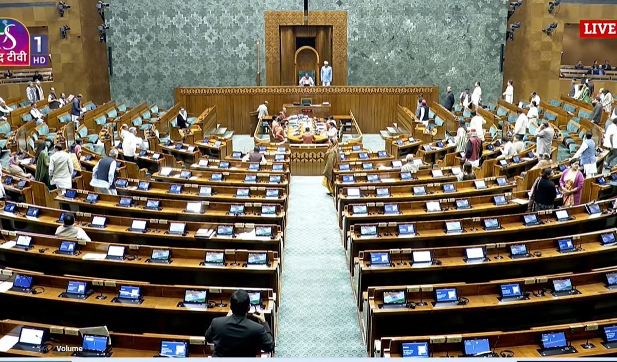 Budget Session 2026 Live Updates । लोकसभा में विपक्ष का ‘हल्ला बोल’, नारों के शोर में डूबा सदन, Speaker Om Birla ने जताई नाराजगी