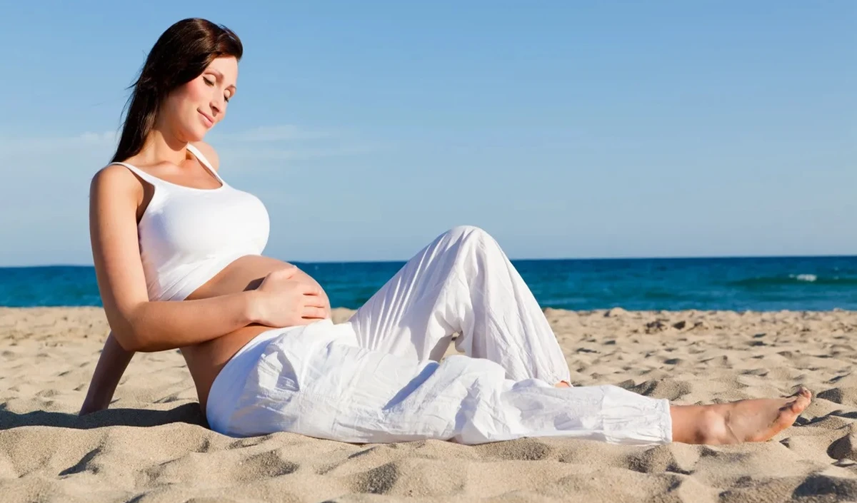 Early Pregnancy Signs: क्या पेट छूकर Pregnancy कन्फर्म होती है, जानें इस वायरल दावे पर Medical Experts की राय