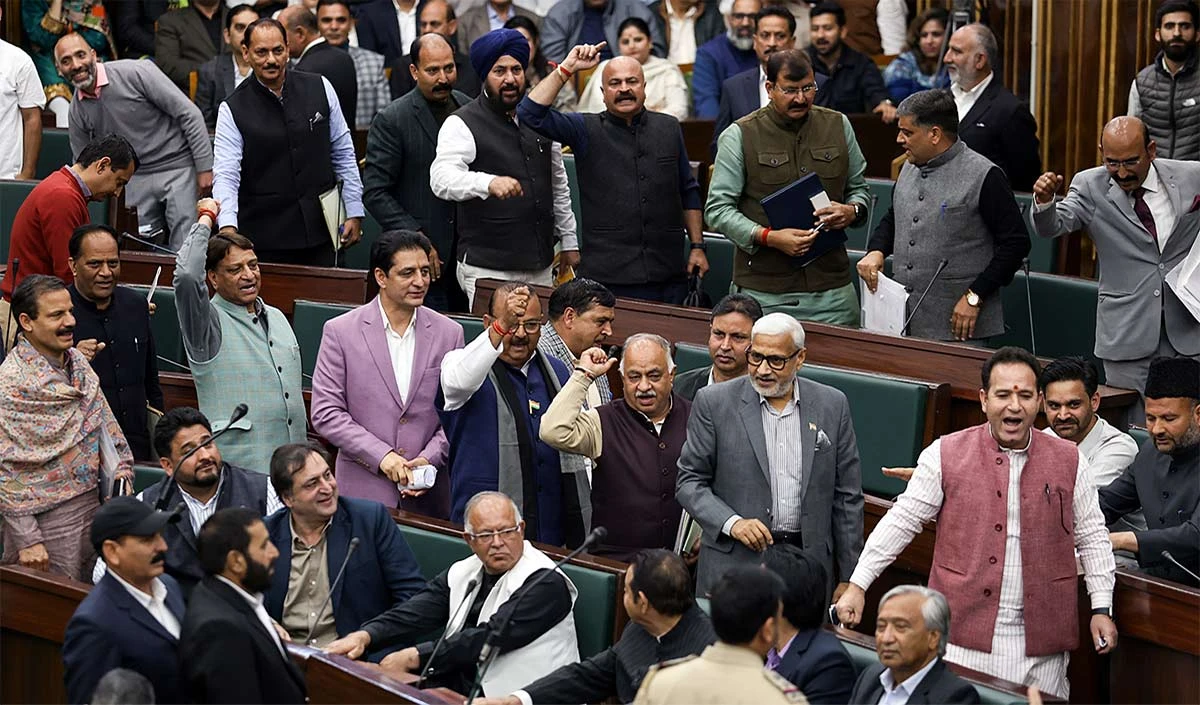 Jammu Kashmir Assembly में जबरदस्त हंगामा, NLU की माँग और कश्मीरियों की सुरक्षा के मुद्दे पर गरमाई राजनीति