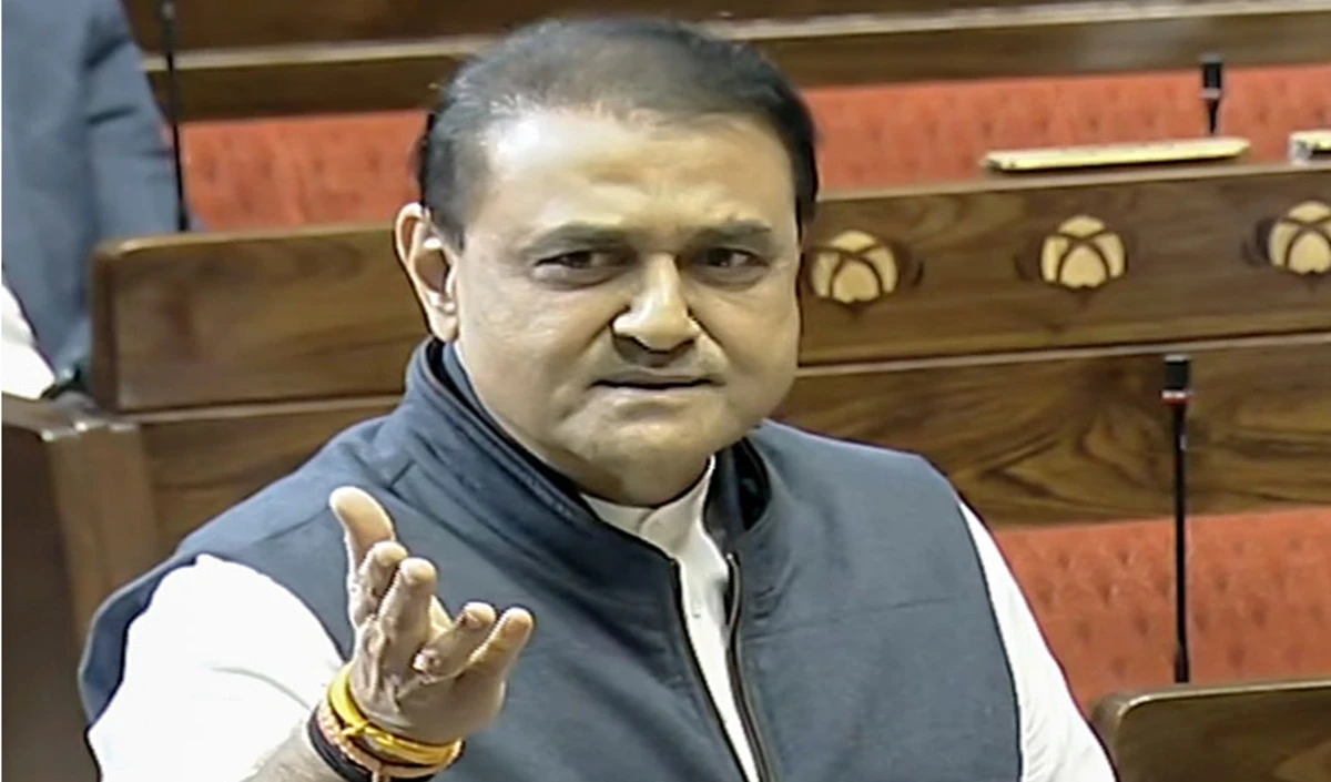 NCP अध्यक्ष पद पर Praful Patel का बड़ा बयान, बोले- ‘ये खबरें निराधार और असत्य हैं’