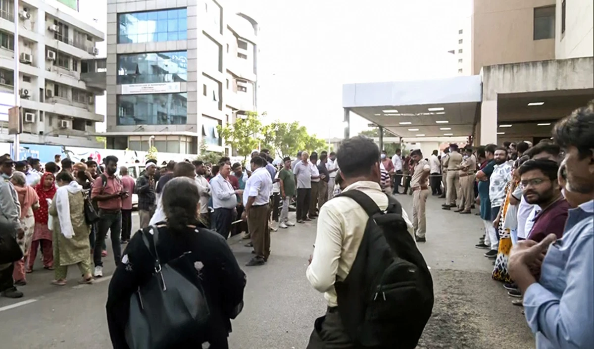 Noida: महाशिवरात्रि पर ‘कुट्टू’ का आटा खाने से दर्जनों लोग बीमार, पुलिस ने गोदाम सील कर 4 को हिरासत में लिया