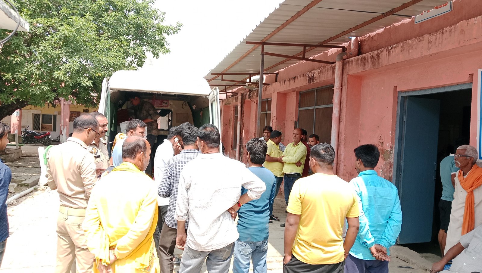 Ballia News :- देवरानी पर गर्म पानी फेंकने का आरोप, महिला गंभीर हालत में बीएचयू रेफर