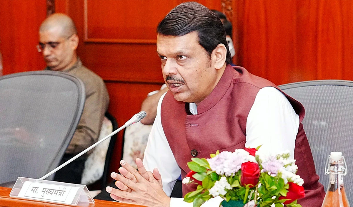 Prabhasakshi NewsRoom: Maharashtra में Love Jihad या अवैध धर्म परिवर्तन कराने वालों की अब खैर नहीं, सरकार लाई सख्त कानून