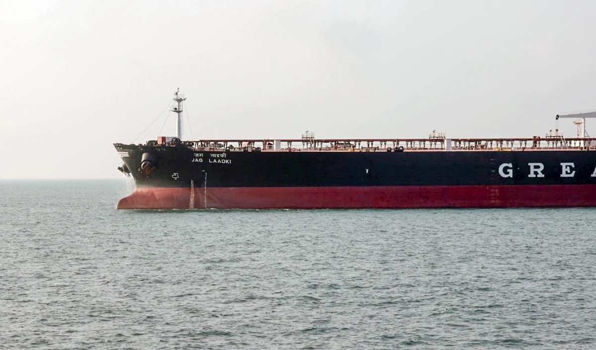 Iran Israel tensions | ईरान का बड़ा फैसला! Strait of Hormuz से ‘गैर-दुश्मन’ जहाजों को गुज़रने की अनुमति, पर रखी कड़ी शर्तें