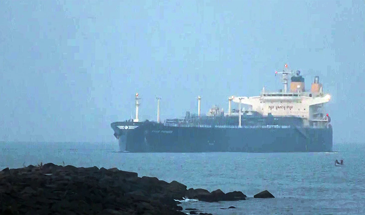 चलो वापस जाओ…Strait of Hormuz से दुनिया को कड़ा संदेश, कराची जा रहे जहाज को ईरान ने लौटाया
