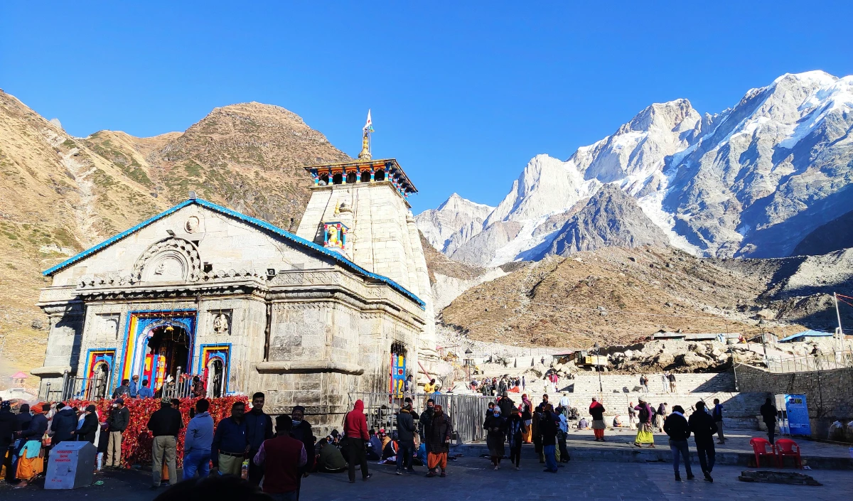 Kedarnath Yatra 2024 Guide: हेलिकॉप्टर से जाएं या करें Trekking, जानें क्या है Best ऑप्शन