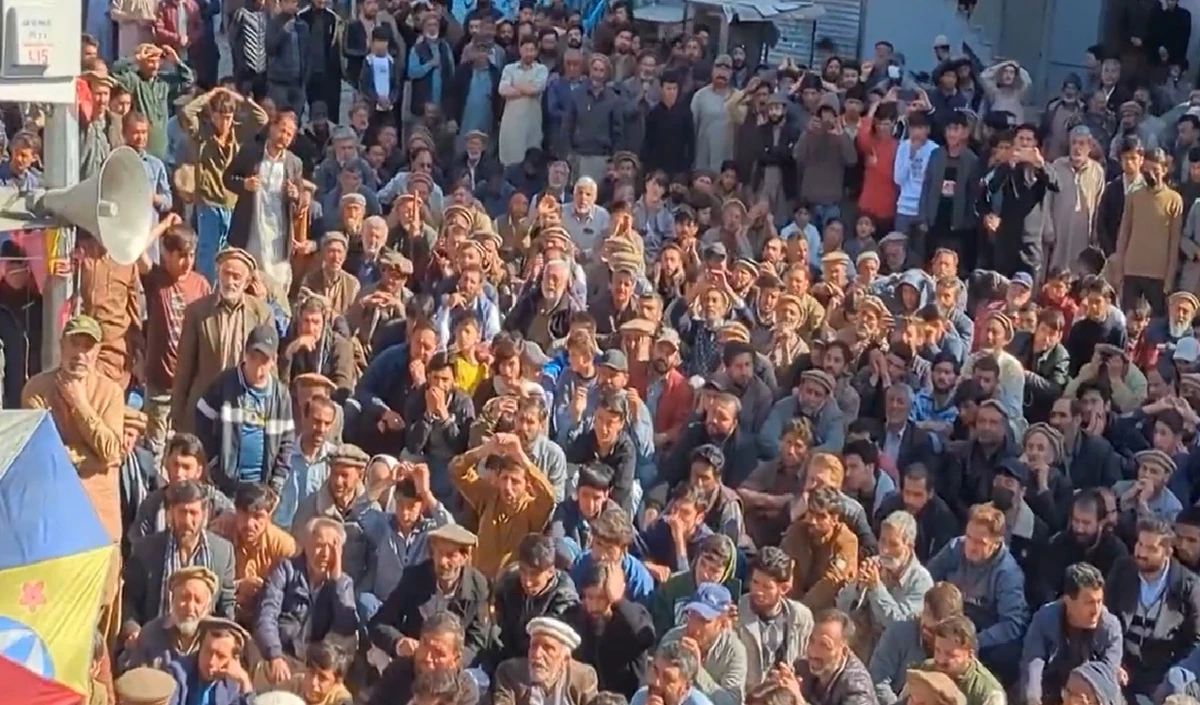 शहबाज शरीफ, आसिम मुनीर मुर्दाबाद…ईरान जंग के बीच पाकिस्तान में क्यों भड़का लोगों का गुस्सा