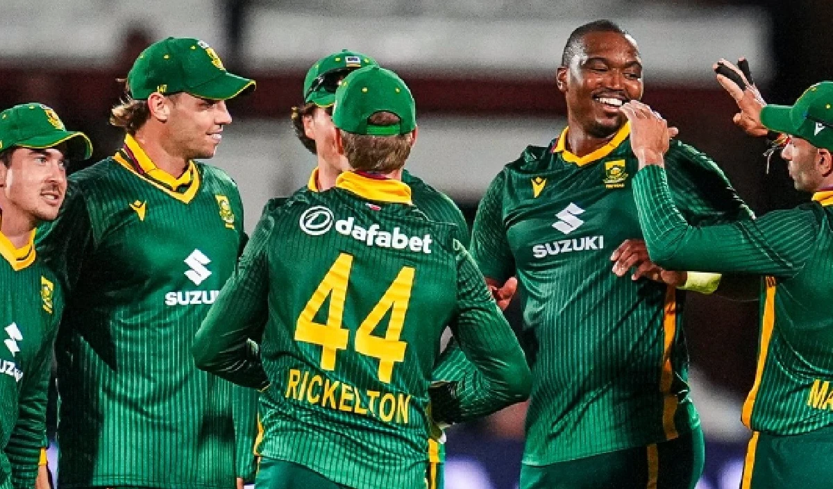 World Cup के बाद हवाई क्षेत्र प्रतिबंध के कारण कोलकाता में फंसी वेस्ट इंडीज और दक्षिण अफ्रीका की क्रिकेट टीमें