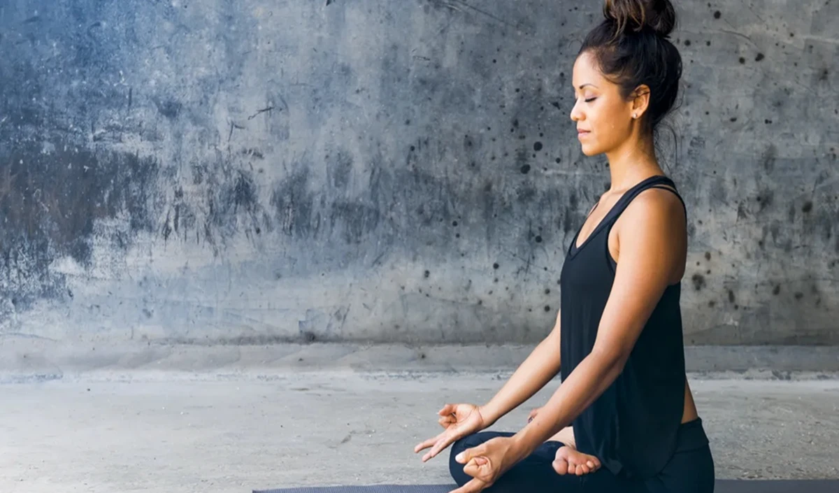 Yogasana: Yoga का पावरहाउस है ‘विपरीत करणी’ आसन, Stress और Aging की होगी छुट्टी