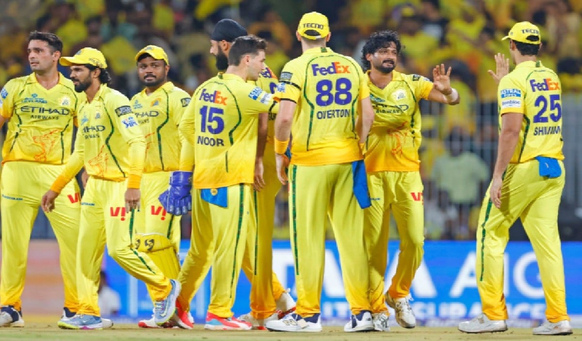 IPL 2026 के बीच चेन्नई सुपर किंग्स को बड़ा झटका, ये खिलाड़ी हुआ पूरे सीजन से बाहर