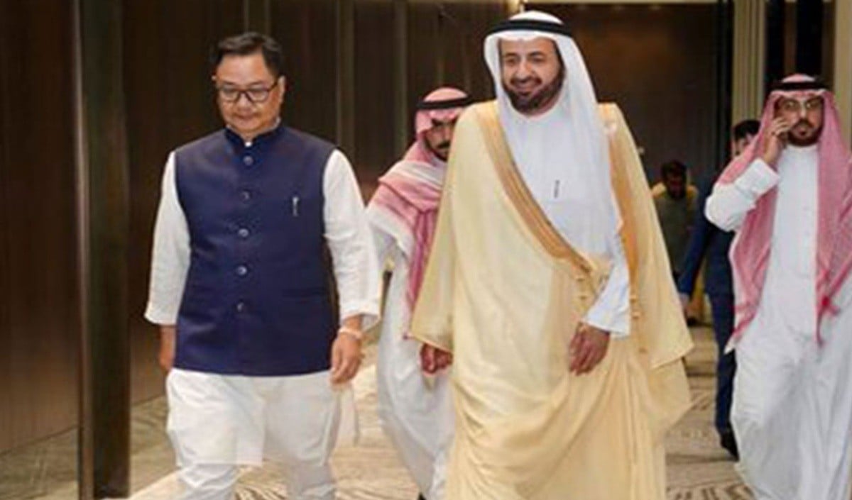 Haj Yatra 2026 हुई Hi-Tech, Modi सरकार का तोहफा! Pilgrims को मिलेगा Smart Wristband और ऐप का सहारा