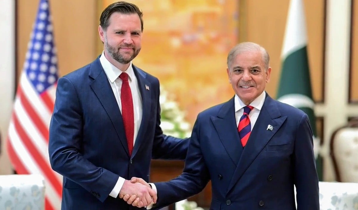 Inside The US-Iran Talks | पाकिस्तान में कमरे के अंदर क्या क्या हुआ? इस्लामाबाद में वैंस और ईरानी वार्ताकारों के बीच का ‘दोस्ताना’ माहौल और बातचीत की नाकामी