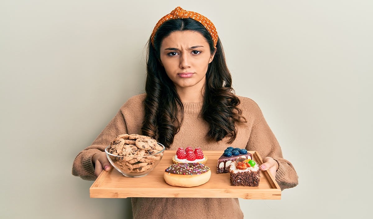 Health Tips: माइंडलेस स्नैकिंग करने की है आदत, तो आजमाएं ये आसान ट्रिक