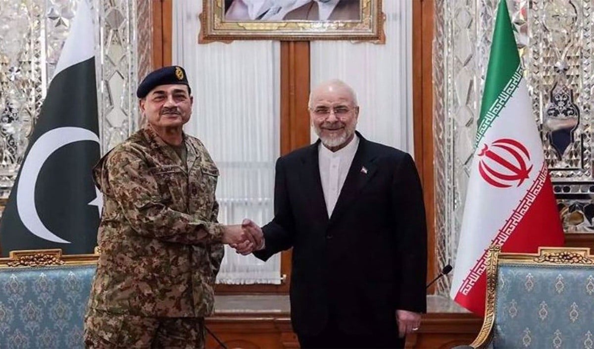 West Asia में तनाव घटाने का Mission, Pakistani Army Chief Asim Munir पहुंचे Tehran