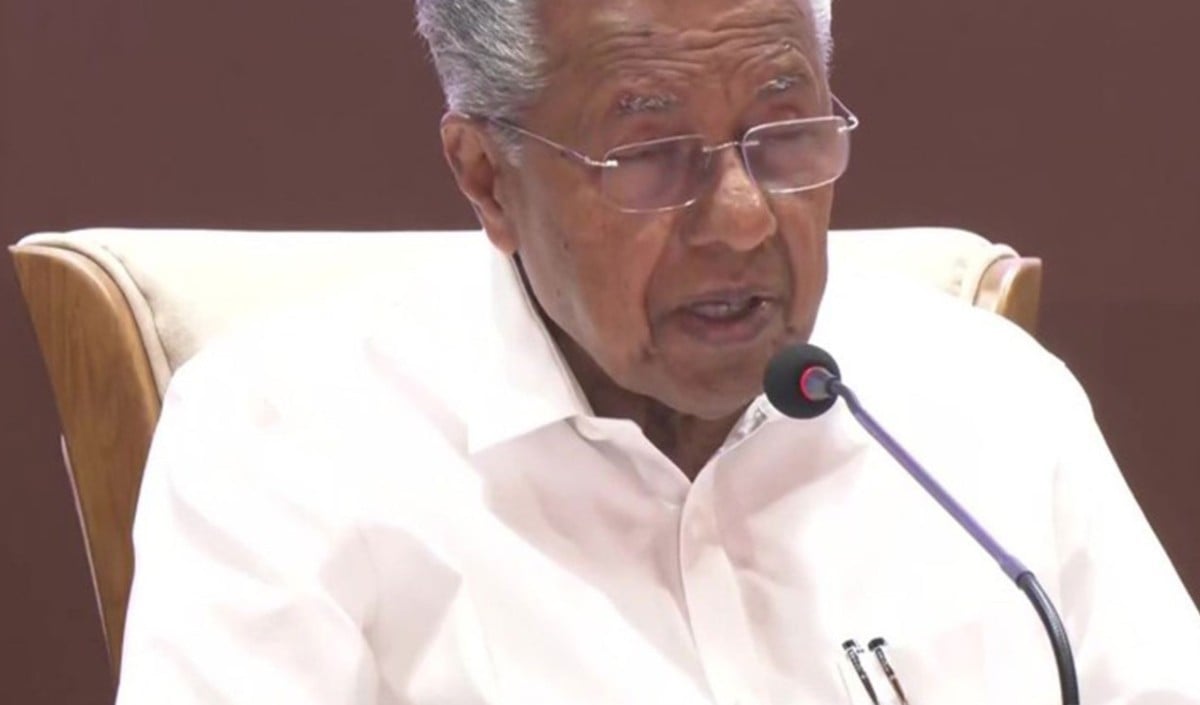 Pinarayi Vijayan का Revanth Reddy पर तीखा हमला, गरीबों पर Bulldozer चलाने वाले उपदेश न दें