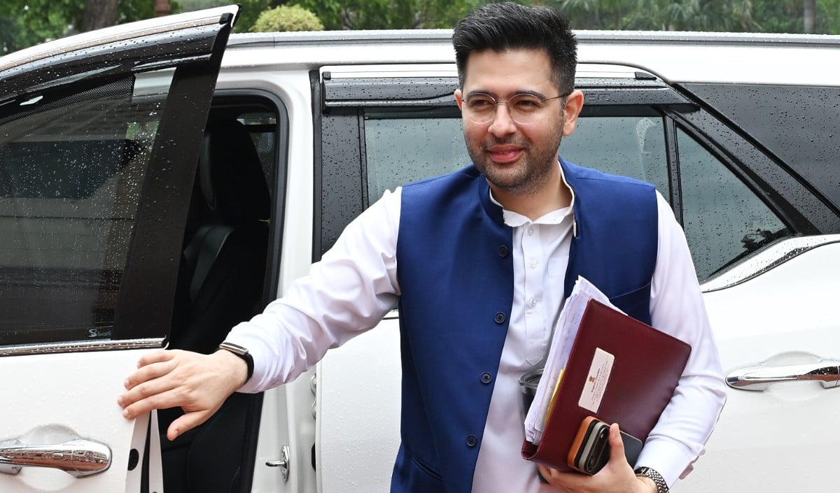 AAP में हमले झेल रहे Raghav Chadha का पलटवार- घायल हूं, इसलिए घातक हूं