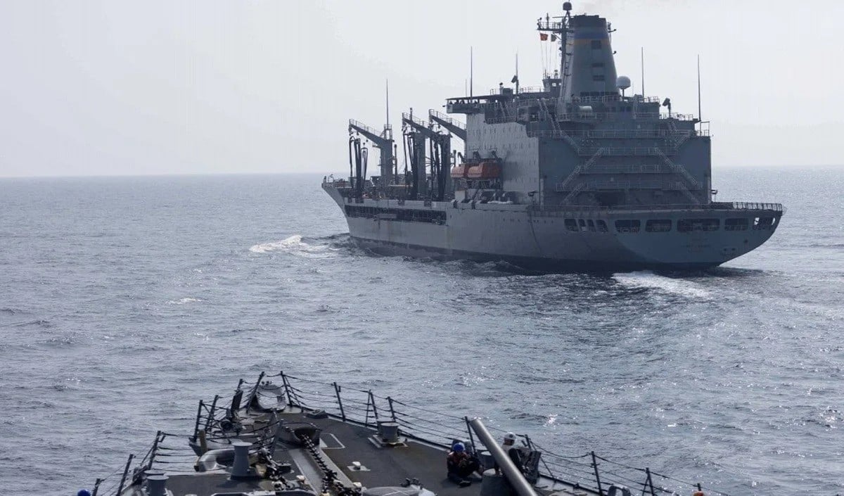 Iran ने Hormuz में रोकी भारत की राह! Gujarat आ रहे पोत समेत दो Ship जब्त, तेल सप्लाई पर खतरा