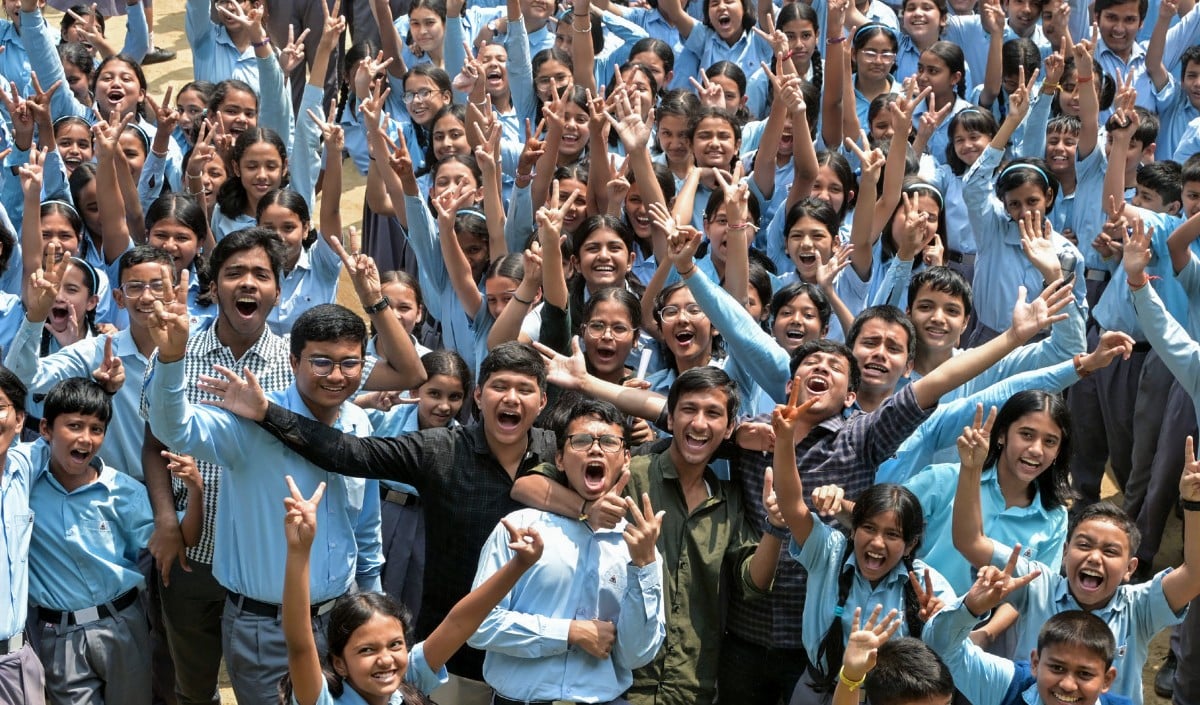 UP Board 10th 12th Result Declared: हाईस्कूल में कशिश-अंश‍िका और इंटर में श‍िखा ने किया टॉप, CM Yogi ने दी बधाई