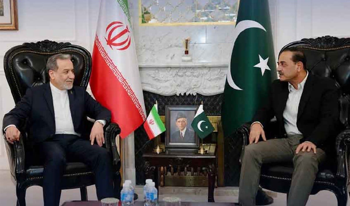 US-Iran तनाव के बीच Pakistan बना नया ‘अखाड़ा’? Army Chief मुनीर से मिले ईरानी विदेश मंत्री