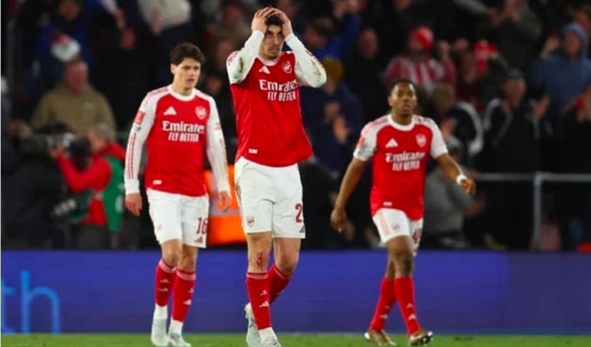 Arsenal का ‘पुराने जमाने का फुटबॉल’ पड़ा भारी, Champions League Final में हार के बाद रणनीति पर उठे गंभीर सवाल।
