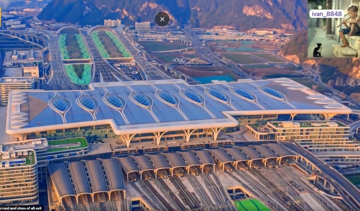 Chongqing East Railway Station | दंग रह गए एलन मस्क, जानिए कैसे चीन की ‘रोबोट सेना’ ने बनाया चोंगकिंग स्टेशन