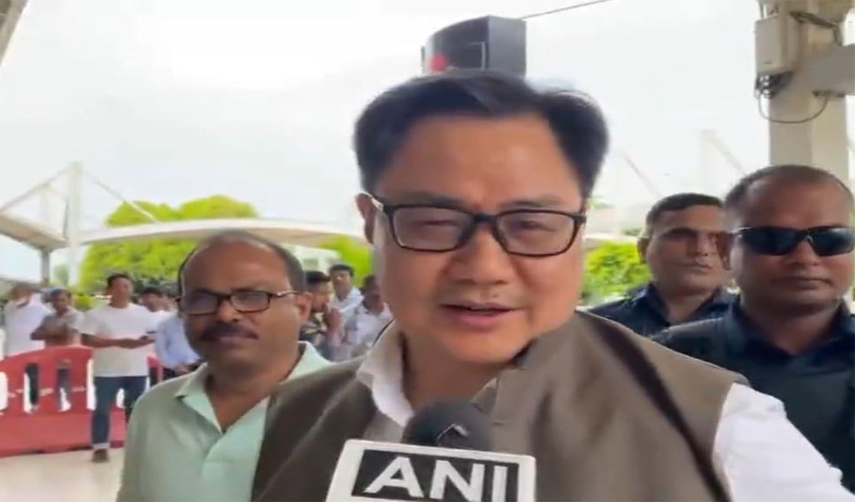 Social Media ट्रेंड Cockroach Janta Party पर बोले Rijiju- हम गंभीर काम करते हैं, हर मुद्दे पर बोलना जरूरी नहीं