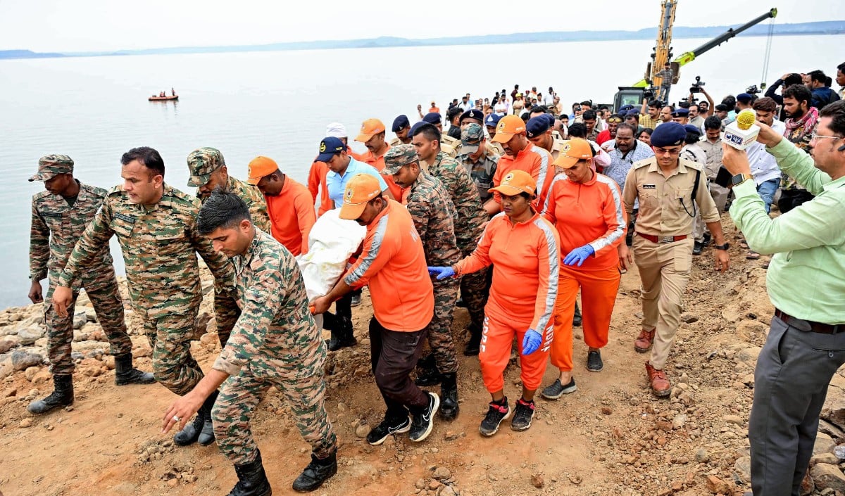 ‘हमने चीखकर कहा नाव रोक दो, पर क्रू नहीं माना’, बचे हुए शख्स ने बयां किया मौत का वो खौफनाक मंजर