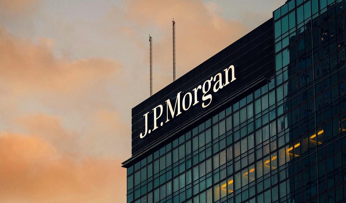 JPMorgan Harassment Case । मैं वहां थी ही नहीं, Lorna Hajdini के दावों से केस में आया नया मोड़