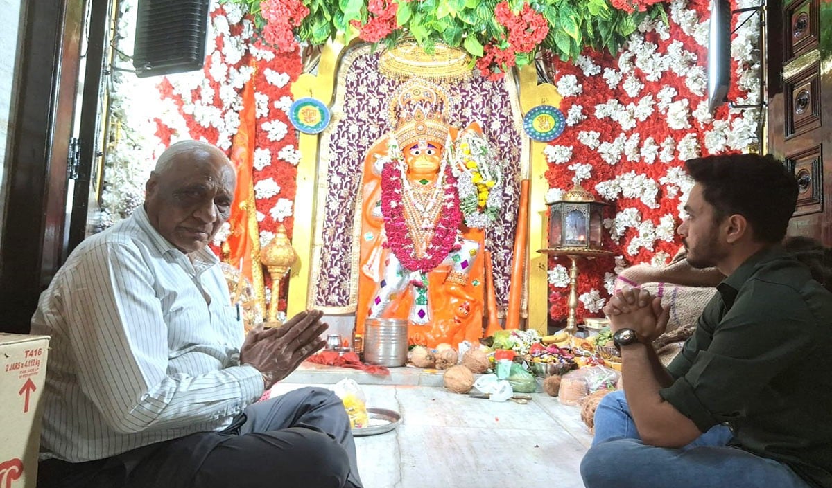 मगनभाई पटेल ने अपने पोते शाम जतिनभाई पटेल का जन्मदिन HIV ग्रस्त महिलाओं को राशन किट और जीवनजरुरी चीज वस्तुएं देकर मनाया