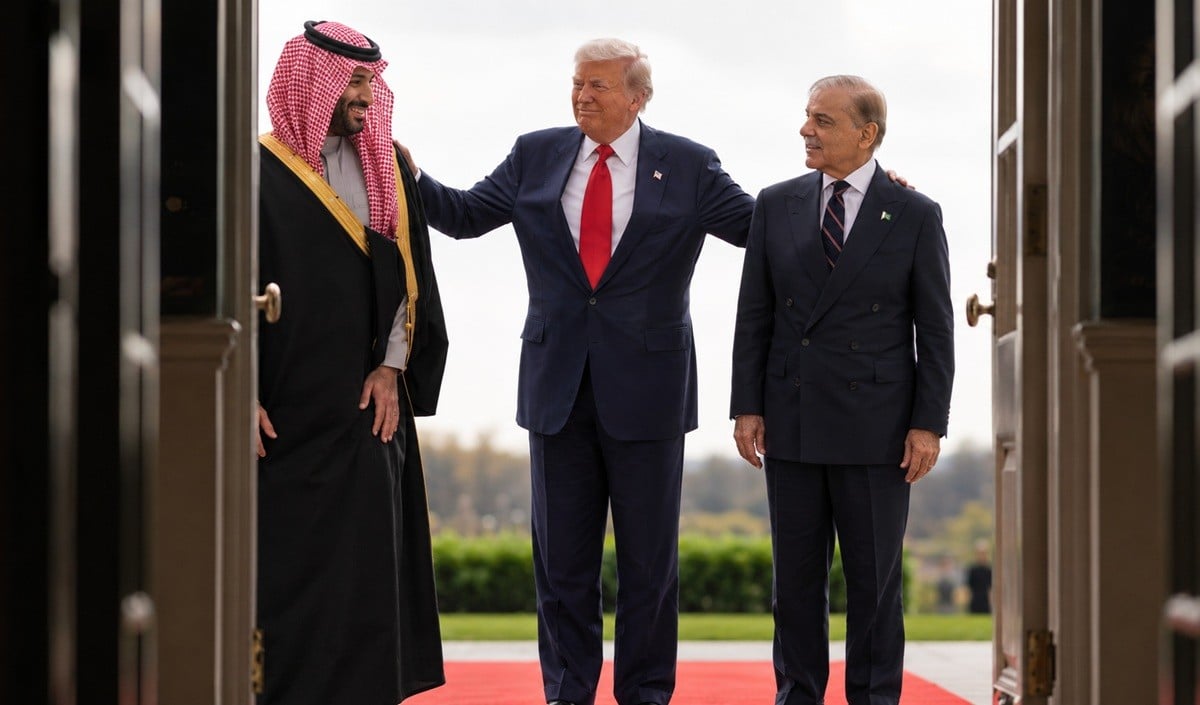 Abraham Accords: मुस्लिम देशों के गले पड़ी नई मुसीबत, ईरान से समझौते के बाद ट्रंप करने जा रहे क्या बड़ा? पाक तो बुरा फंसा