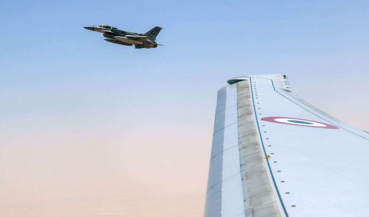 India-UAE दोस्ती की नई मिसाल, PM Modi के विमान को F-16 फाइटर जेट्स ने किया एस्कॉर्ट