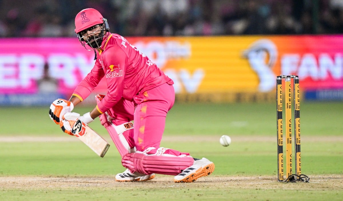 IPL 2026 | ‘चोट से जूझ रहे हैं रवींद्र जडेजा’, प्लेऑफ में क्वालीफाई करने के बाद RR के कोच संगकारा का बड़ा खुलासा