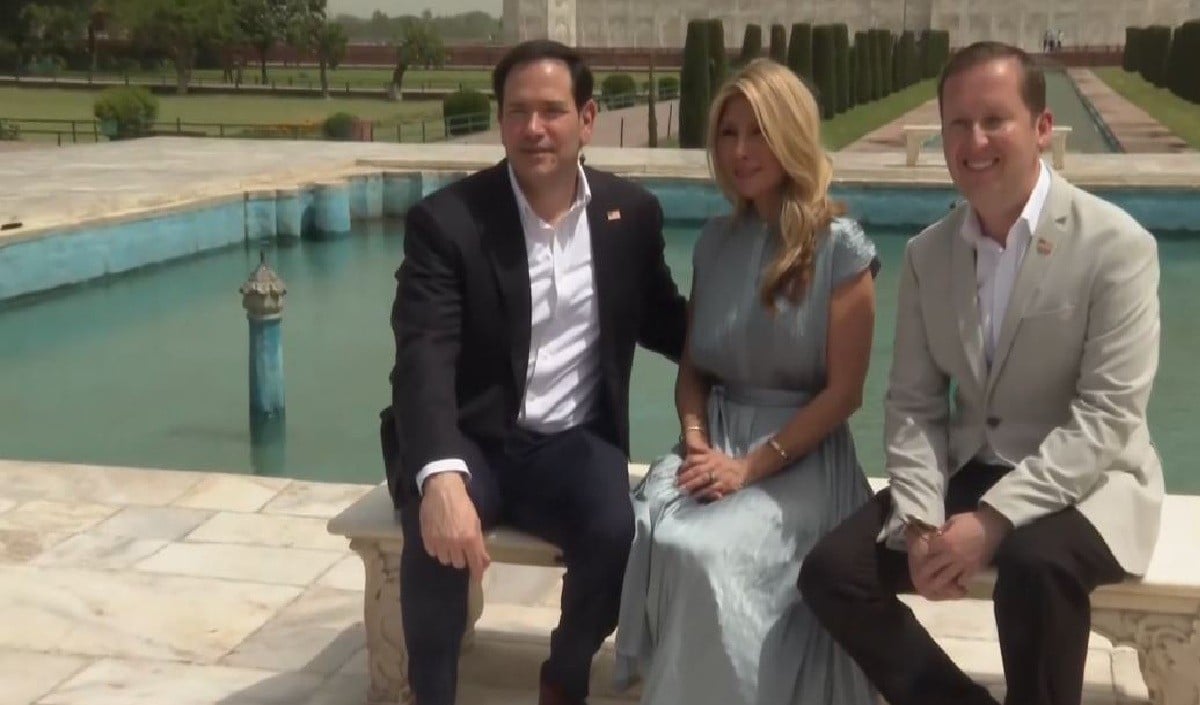 पत्नी संग Taj Mahal पहुंचे US Senator Marco Rubio, बोले- ये दुनिया के प्रेम का खजाना है