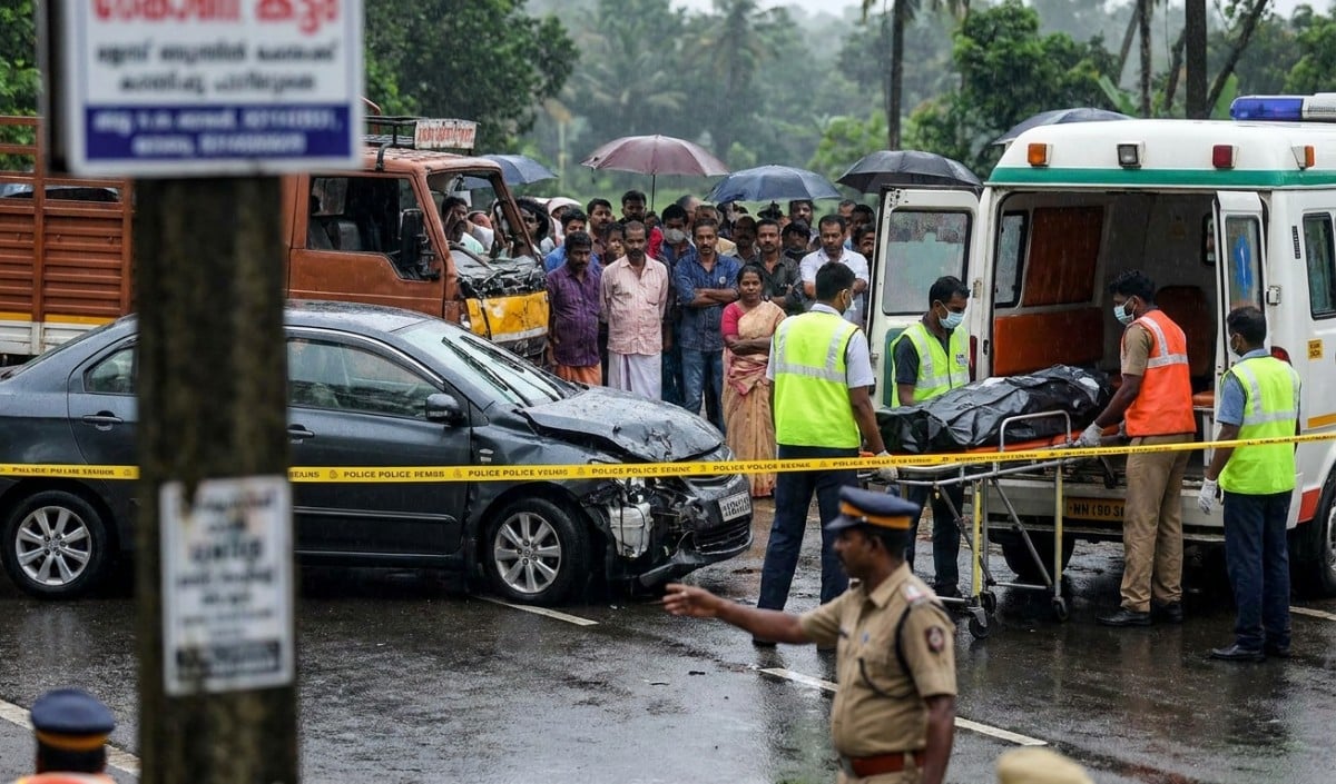 दिग्गज मलयालम अभिनेता संतोष नायर की सड़क हादसे में मौत, पत्नी गंभीर रूप से घायल