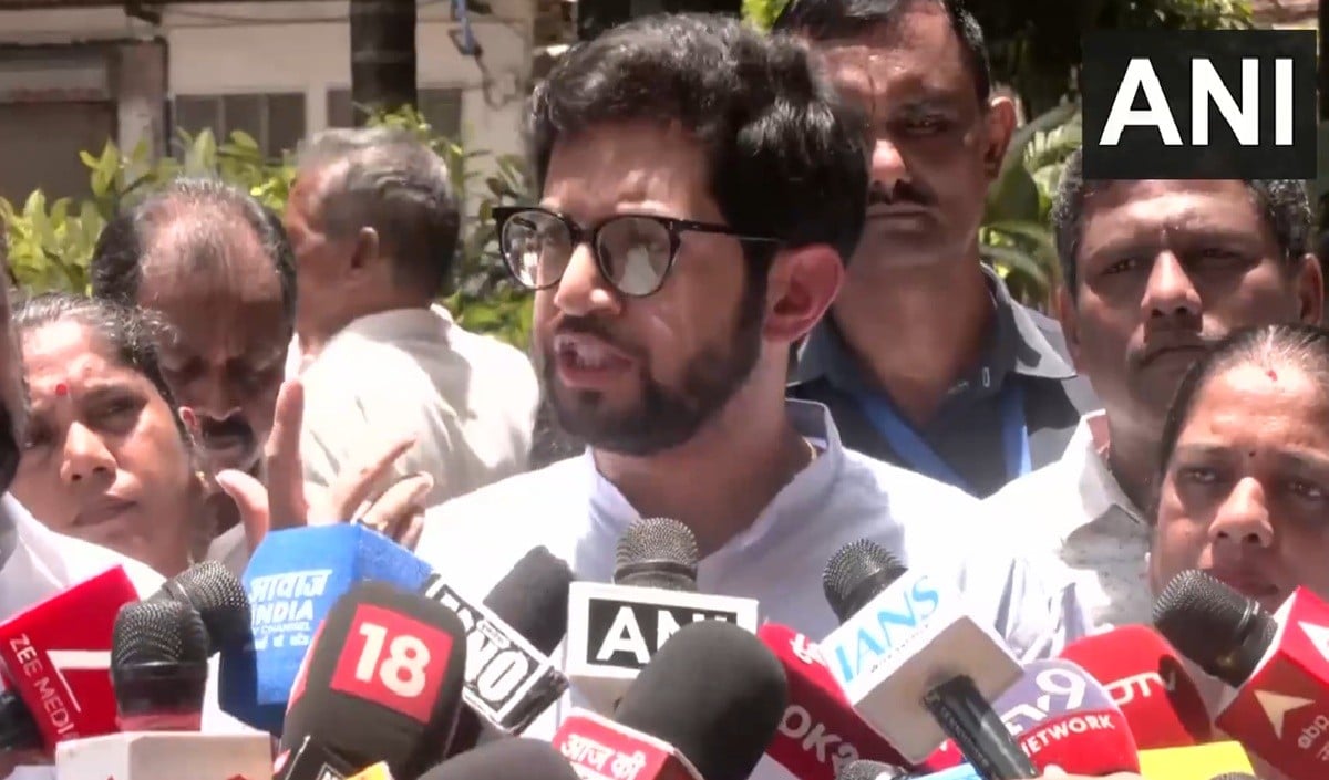Pune Hooch Tragedy: पुणे शराब कांड में 18 की मौत के बाद भड़के आदित्य ठाकरे, कहा- सिर्फ दिखावे के लिए लोगों को करते हैं गिरफ्तार