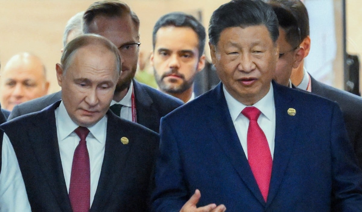 Russian President Vladimir Putin Visit China | रूसी राष्ट्रपति पुतिन का बीजिंग में ‘रेड कार्पेट’ पर स्वागत; चीन के शी जिनपिंग के साथ द्विपक्षीय वार्ता की