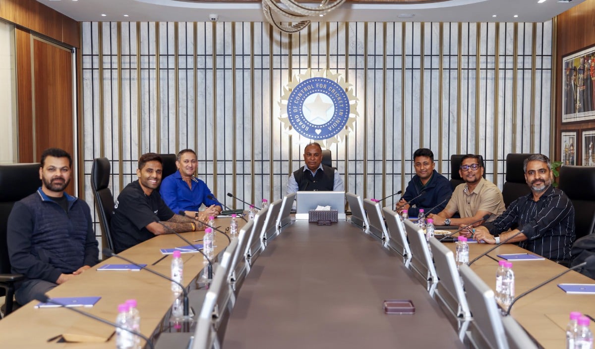 Sri Lanka दौरे के लिए Team India Under-19 का ऐलान, जानें BCCI की लिस्ट में कौन से नए चेहरे शामिल।