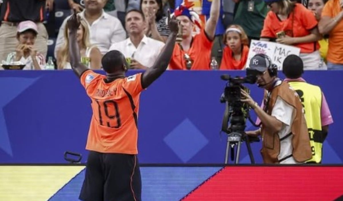 World Cup में Netherlands का दबदबा, ट्यूनीशिया को 3-1 से रौंदकर Knockout में, अब Morocco से भिड़ंत