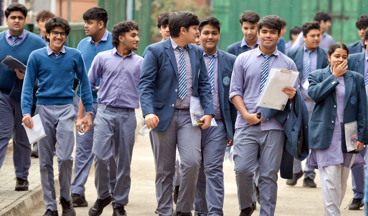 ‘छात्रों से मांगते हैं जवाब, खुद साधे हैं चुप्पी’… CBSE टेंडर विवाद पर क्यों मौन है बोर्ड? ये हैं वो 3 सुलगते सवाल जिनका जवाब अब देना ही होगा!