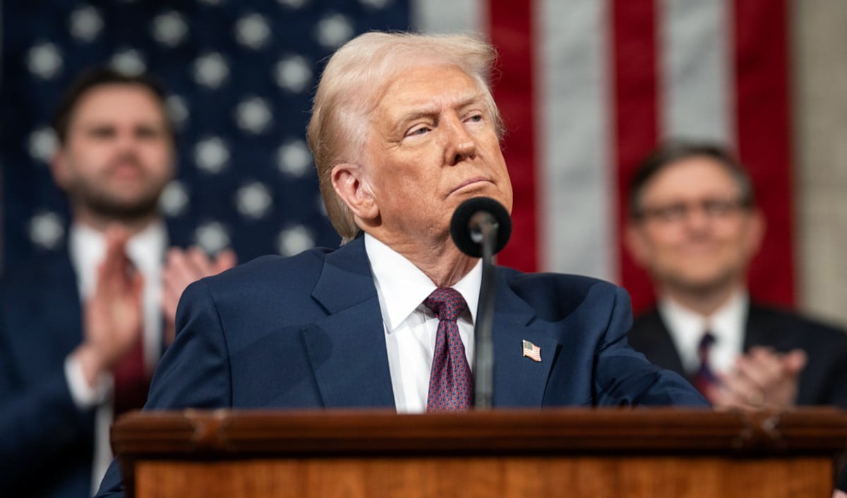 Video | ‘थैंक यू, डार्लिंग’, जब एंकर के सवाल पर भड़के Donald Trump, लाइव इंटरव्यू के बीच से माइक निकालकर बाहर चले गए